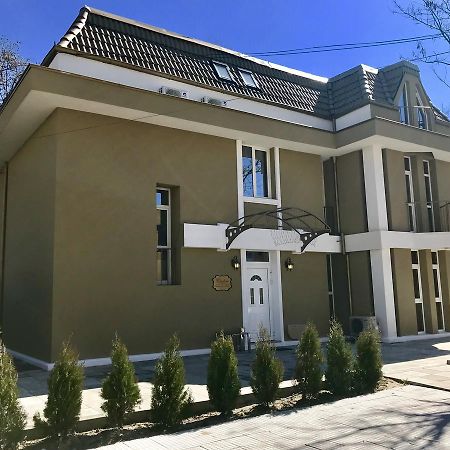 Family Hotel Garden Kurdzhali Exterior photo